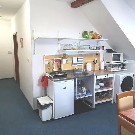 Oto チェスキー クルムロフ