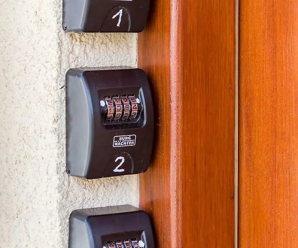 Oto チェスキー クルムロフ