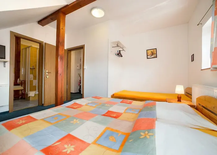 Oto チェスキー クルムロフ